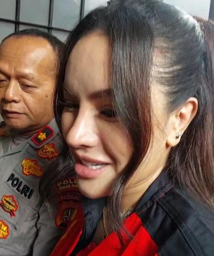 Berat Badan Nikita Mirzani Turun Selama di Penjara, Stres Anak Sakit