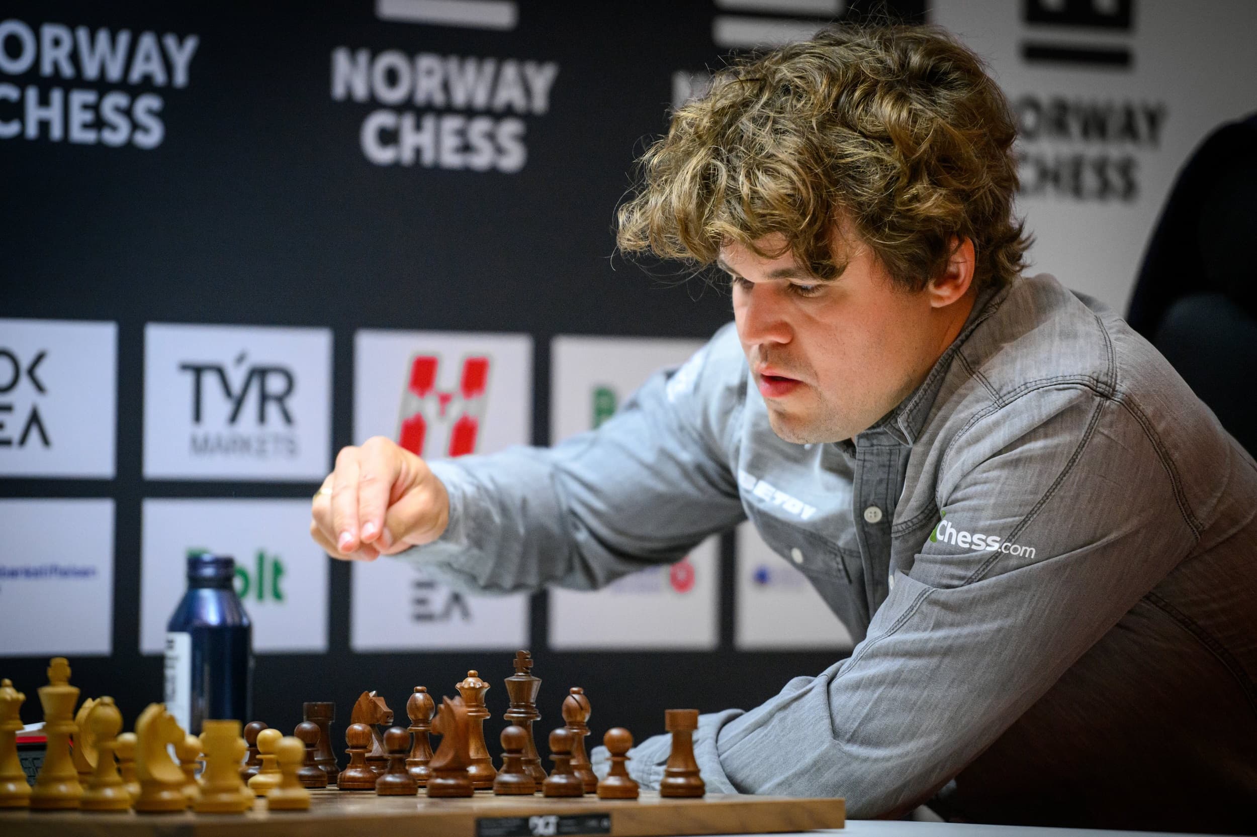 Siapakah Magnus Carlsen dan Mengapa Ia Disebut sebagai Pecatur Terbaik Sepanjang Masa?