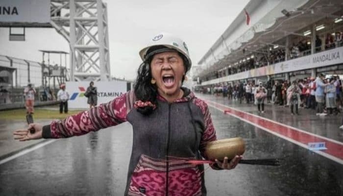 Apa Agama Rara Pawang Hujan? Di KTP Tertera Kepercayaan terhadap Tuhan, Ternyata Menganut Kepercayaan Ini