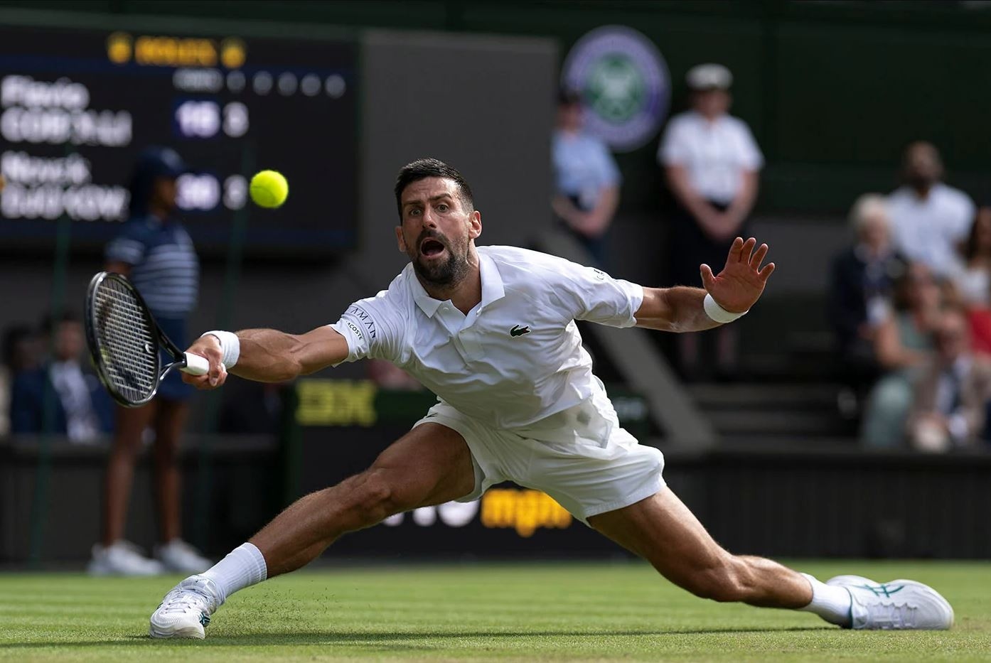Wimbledon: Ke Semifinal, Novak Djokovic Tantang Jannik Sinner untuk Kejar Gelar ke-25