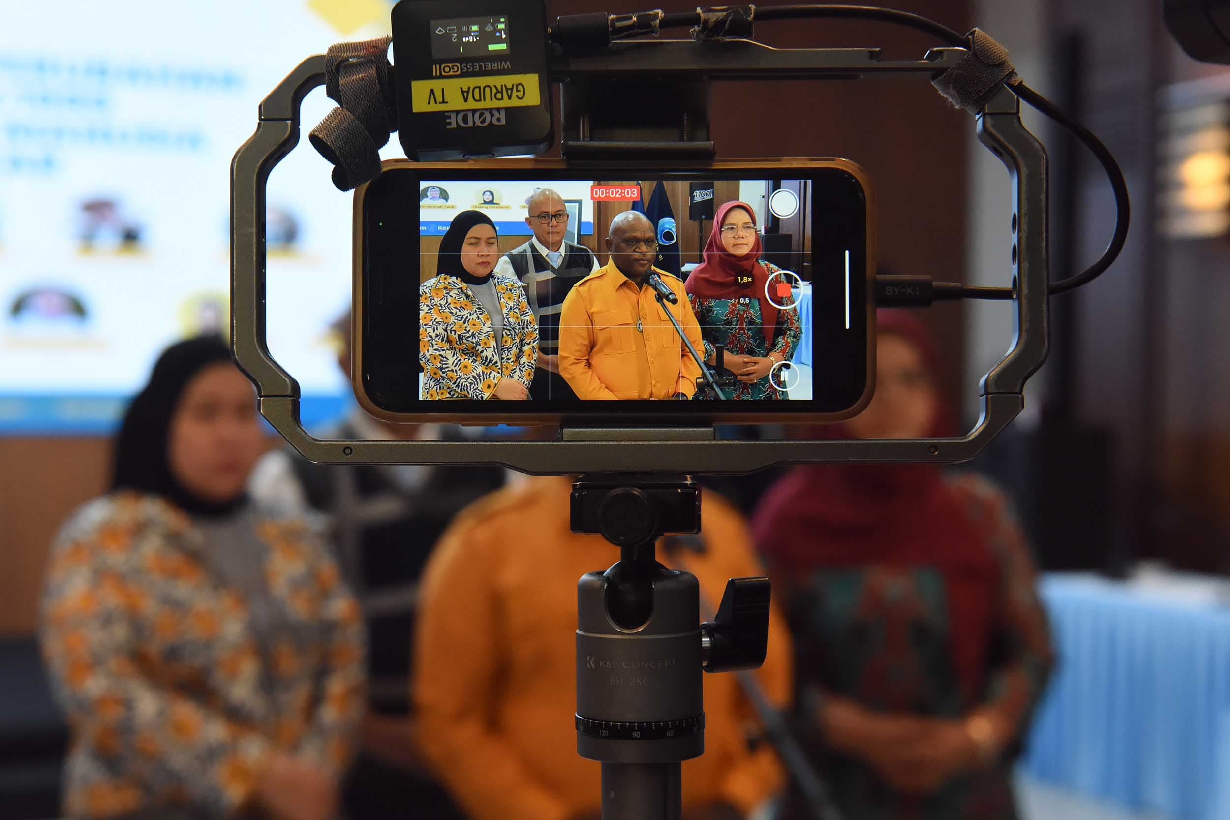 Pigai Bantah Kritik Dino Patti Djalal: Menlu Sugiono Justru Berprestasi