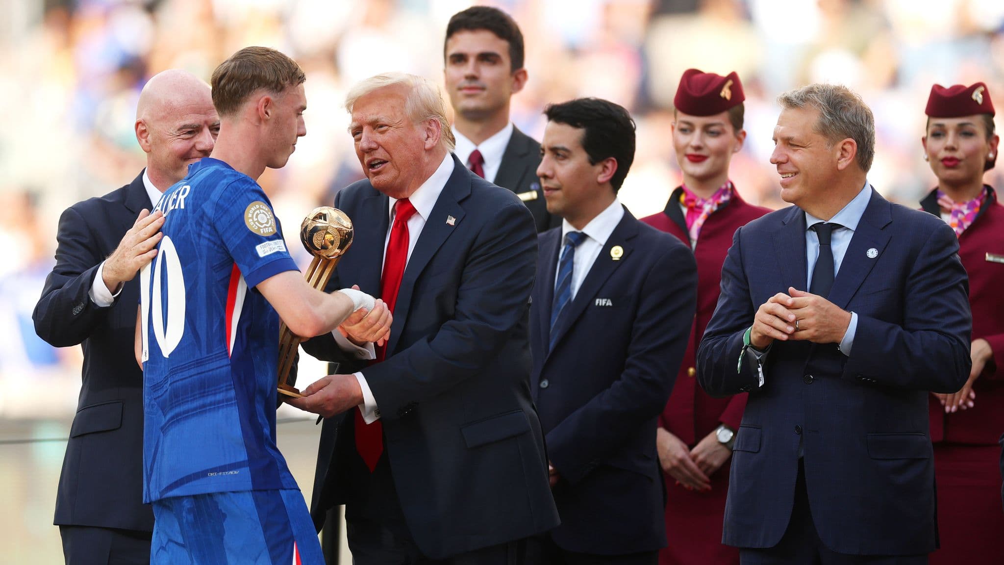 Piala Dunia Antarklub 2025: Terima Trofi dari Donald Trump, Cole Palmer Mengaku 'Kikuk'