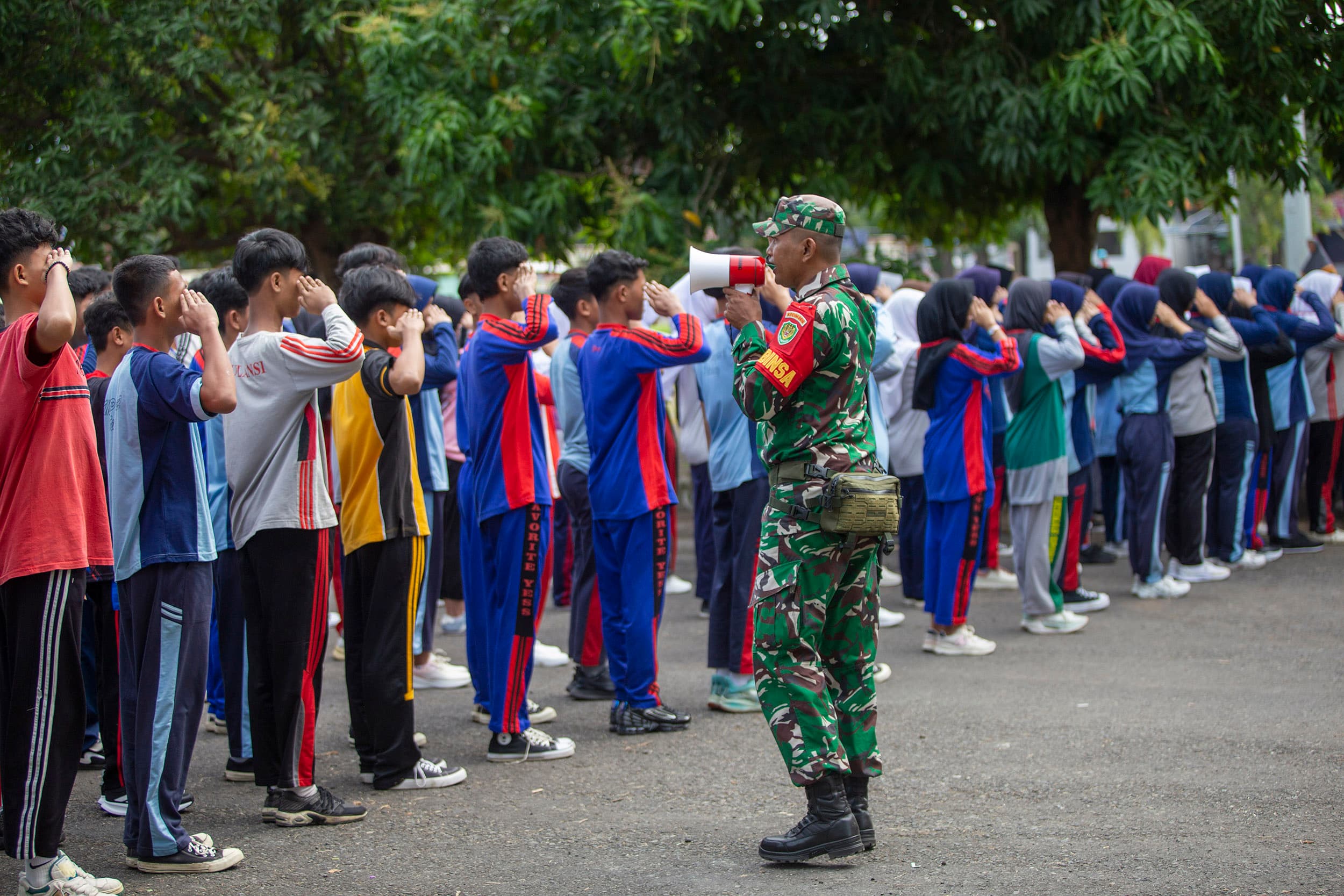 Bikin Suasana Makin Meriah! Panduan Lengkap Yel-yel Kelompok Beserta 15 Contoh Lucu dan Kekinian