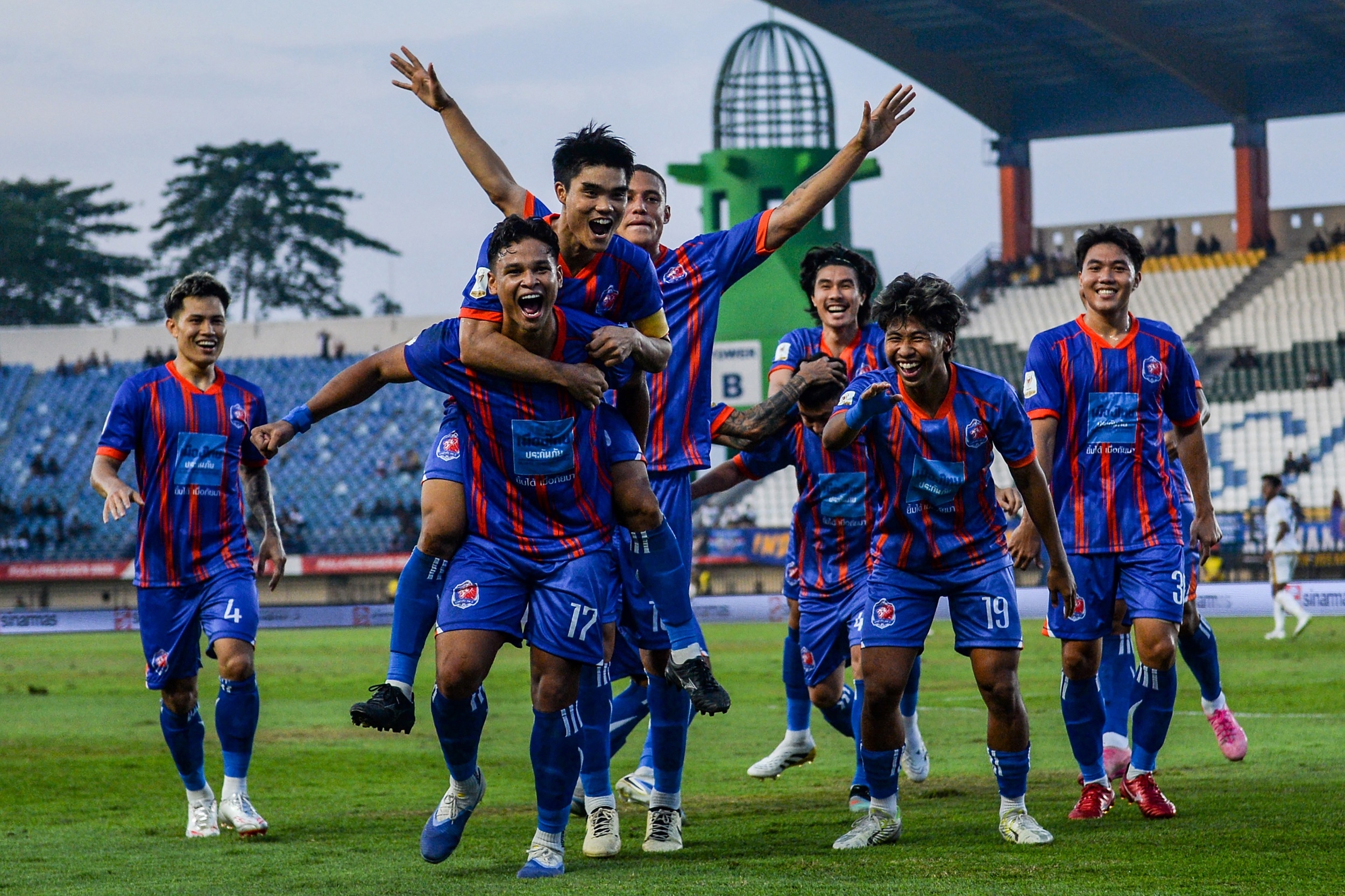 Port dan Oxford Datang, Garuda Terbang: Balada Prestasi di Langit Nusantara