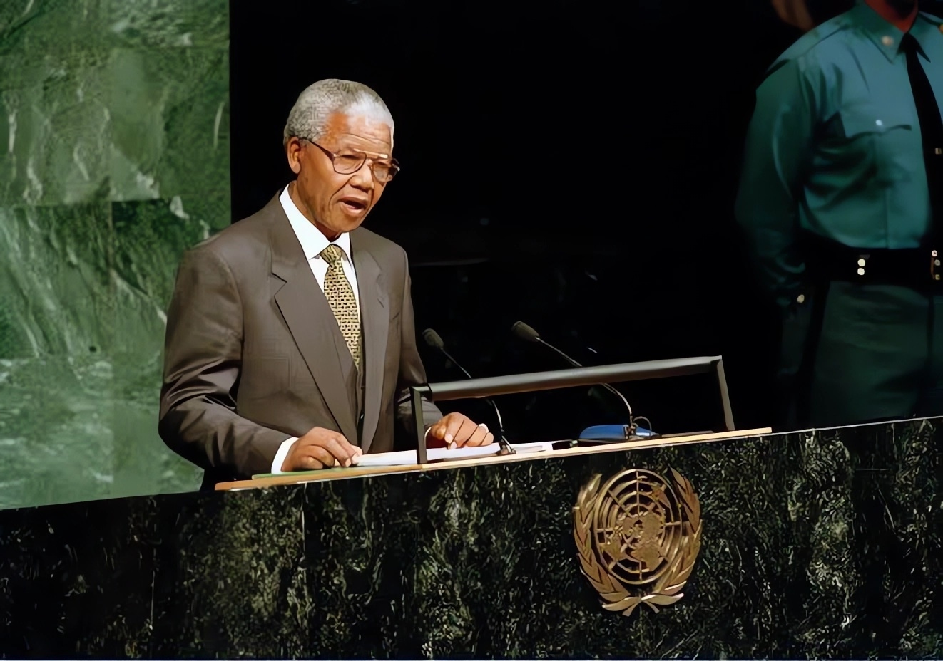 Makna Hari Nelson Mandela 18 Juli dan Perannya dalam Mendorong Teknologi untuk Kemanusiaan