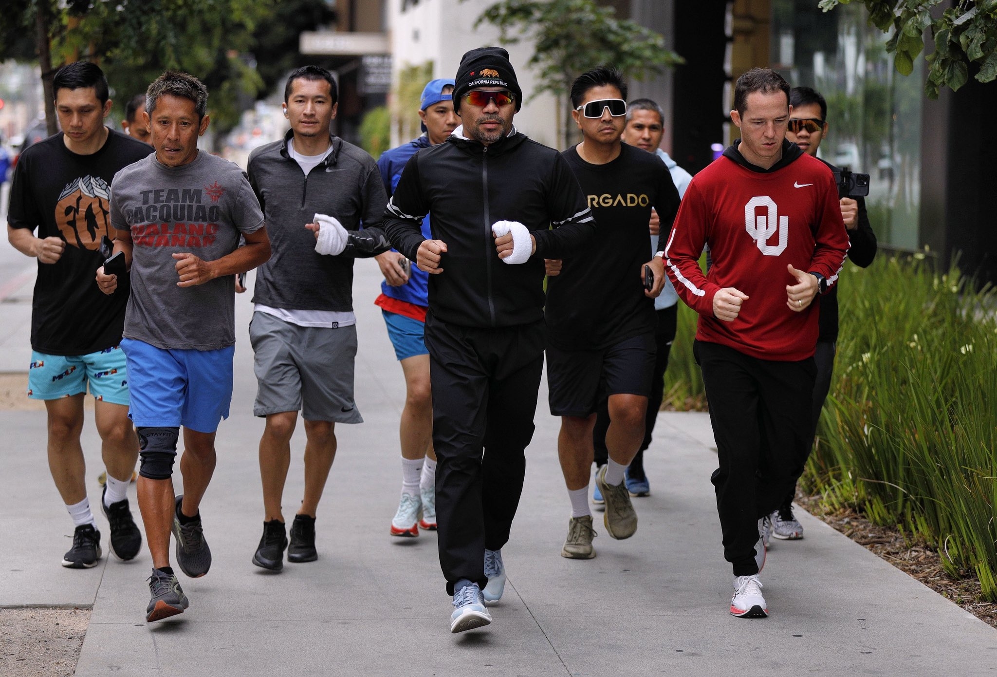 Tak Ada Kata Mundur, Manny Pacquiao Pastikan Rematch Kontra Mayweather Tetap Digelar 2026