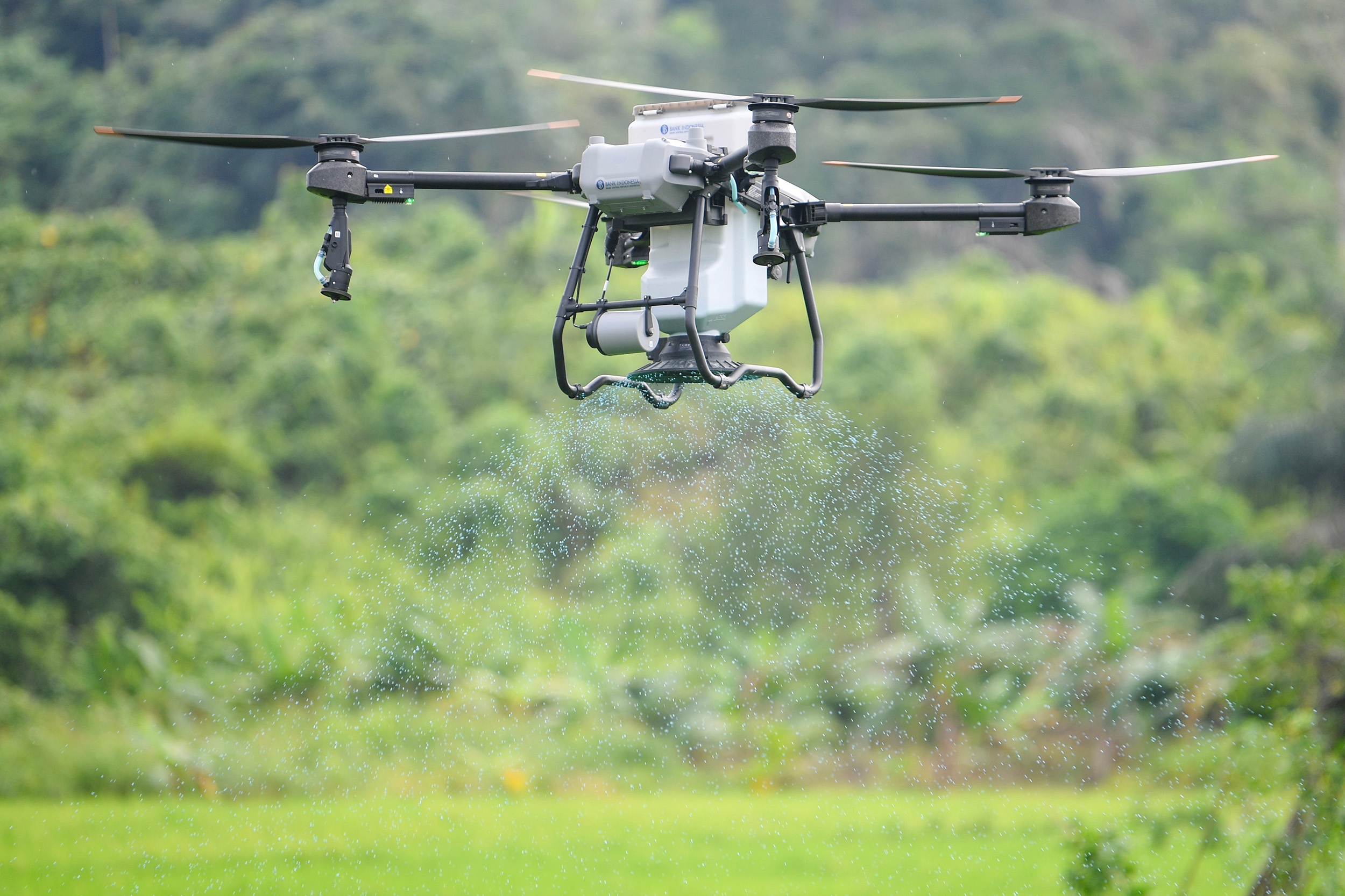 Lalu Lintas Udara Eindhoven Ditangguhkan Akibat Kemunculan Drone Misterius