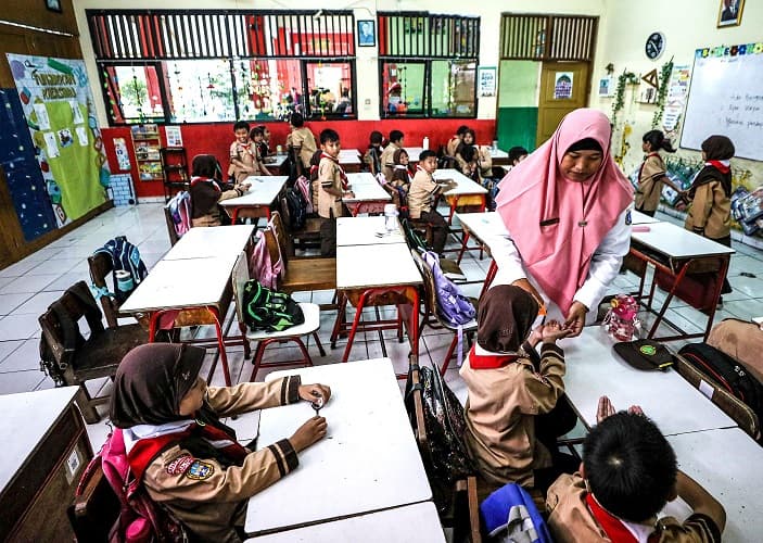 Tata Kelola Guru Masih Berantakan, Komisi X DPR Minta Skema PPPK dan P3K Paruh Waktu Dihapus