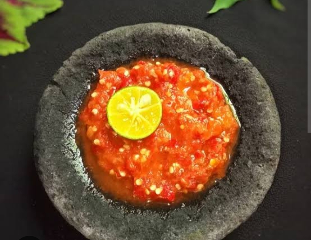 Sambal Tempong, Si Pedas Segar Khas Banyuwangi Bikin Ketagihan!