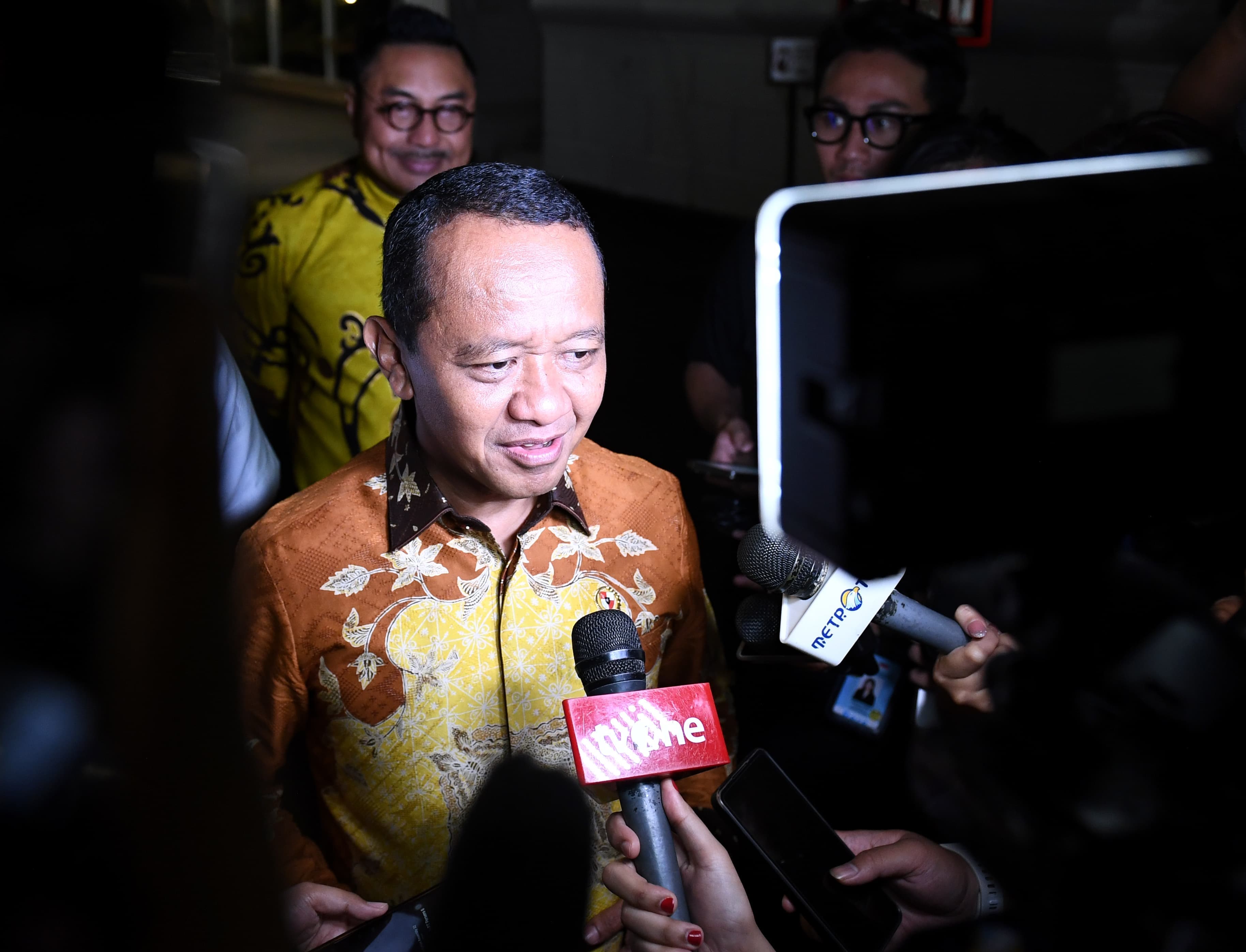 Prabowo Panggil Bahlil ke Istana, Bahas Capaian Lifting Minyak hingga PNBP Sektor Energi