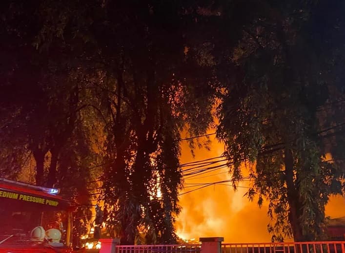 500 Kios Pasar Taman Puring Ludes Terbakar, Tahanan Polsek Kebayoran Baru Dievakuasi