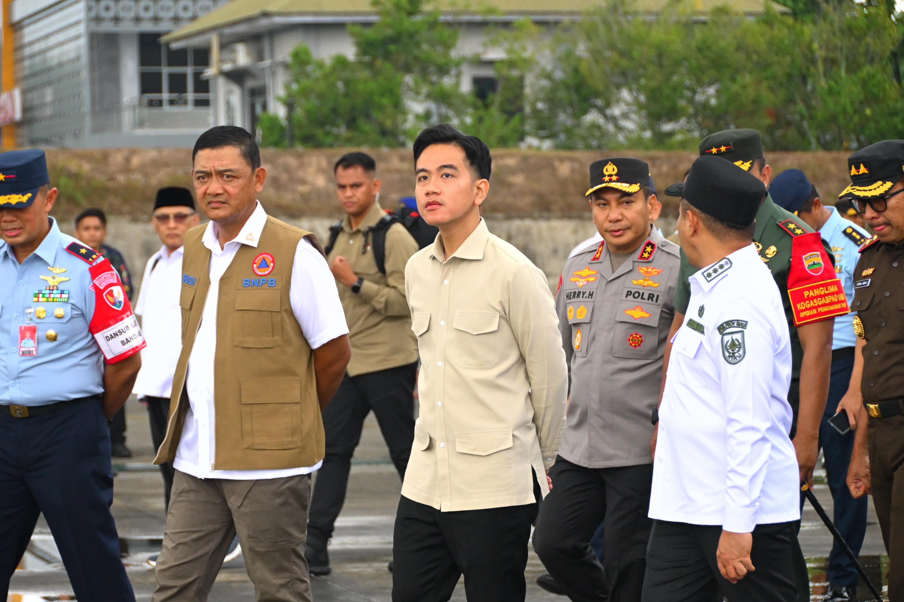 Tinjau Posko Karhutla Pekanbaru, Gibran Dorong Penegakan Hukum dan Penanganan Terpadu