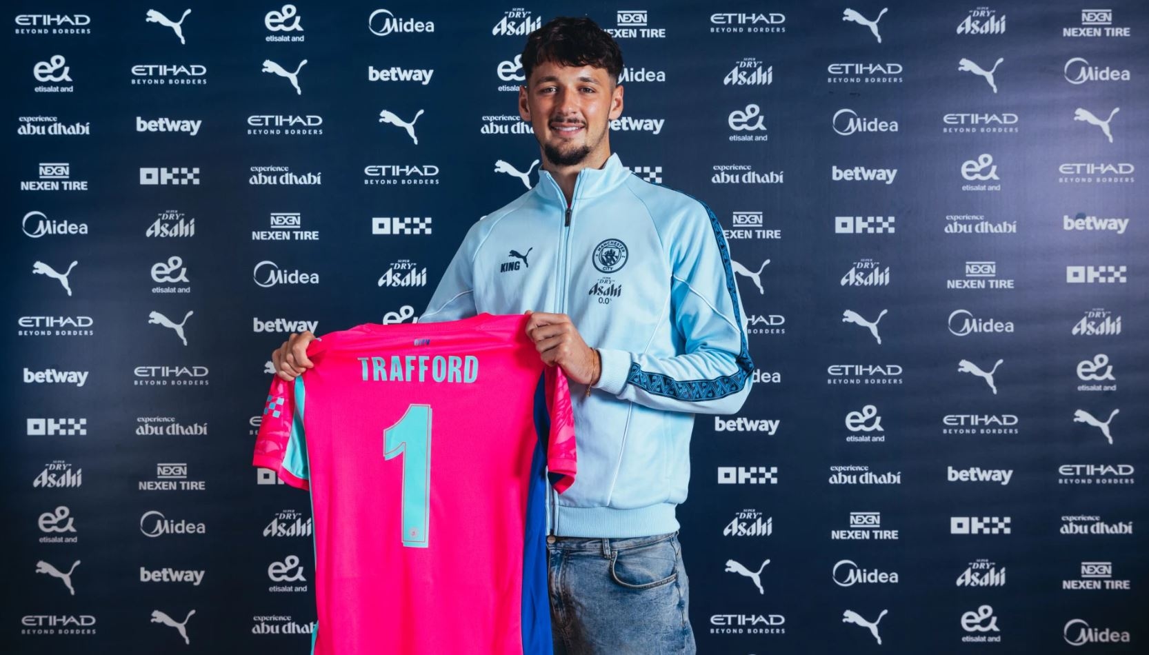 Si Anak Hilang James Trafford Kembali ke Manchester City dengan Rekor Transfer Kiper