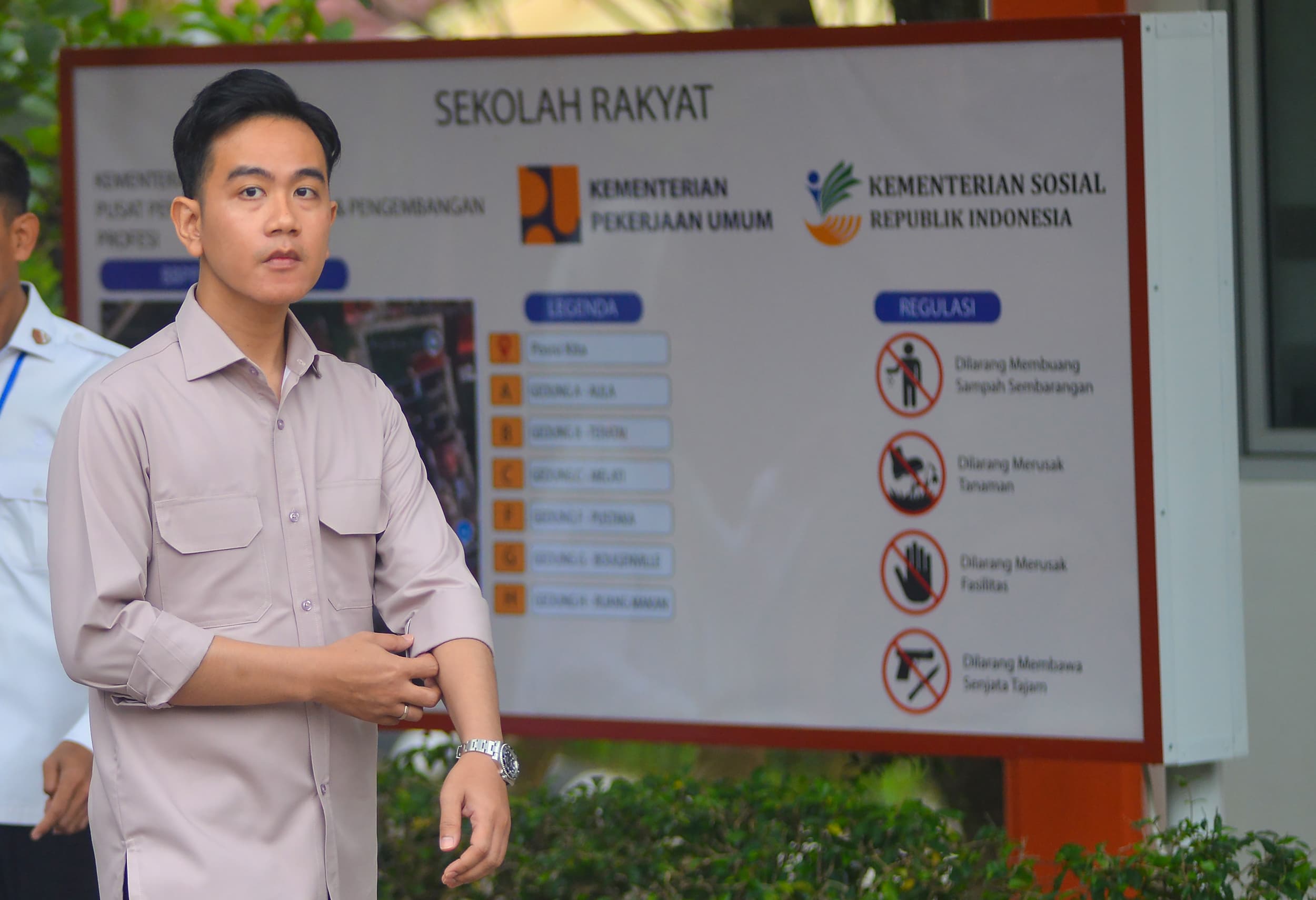 Gibran Tolak Usulan Gerbong Rokok: Tidak Sinkron dengan Program Presiden