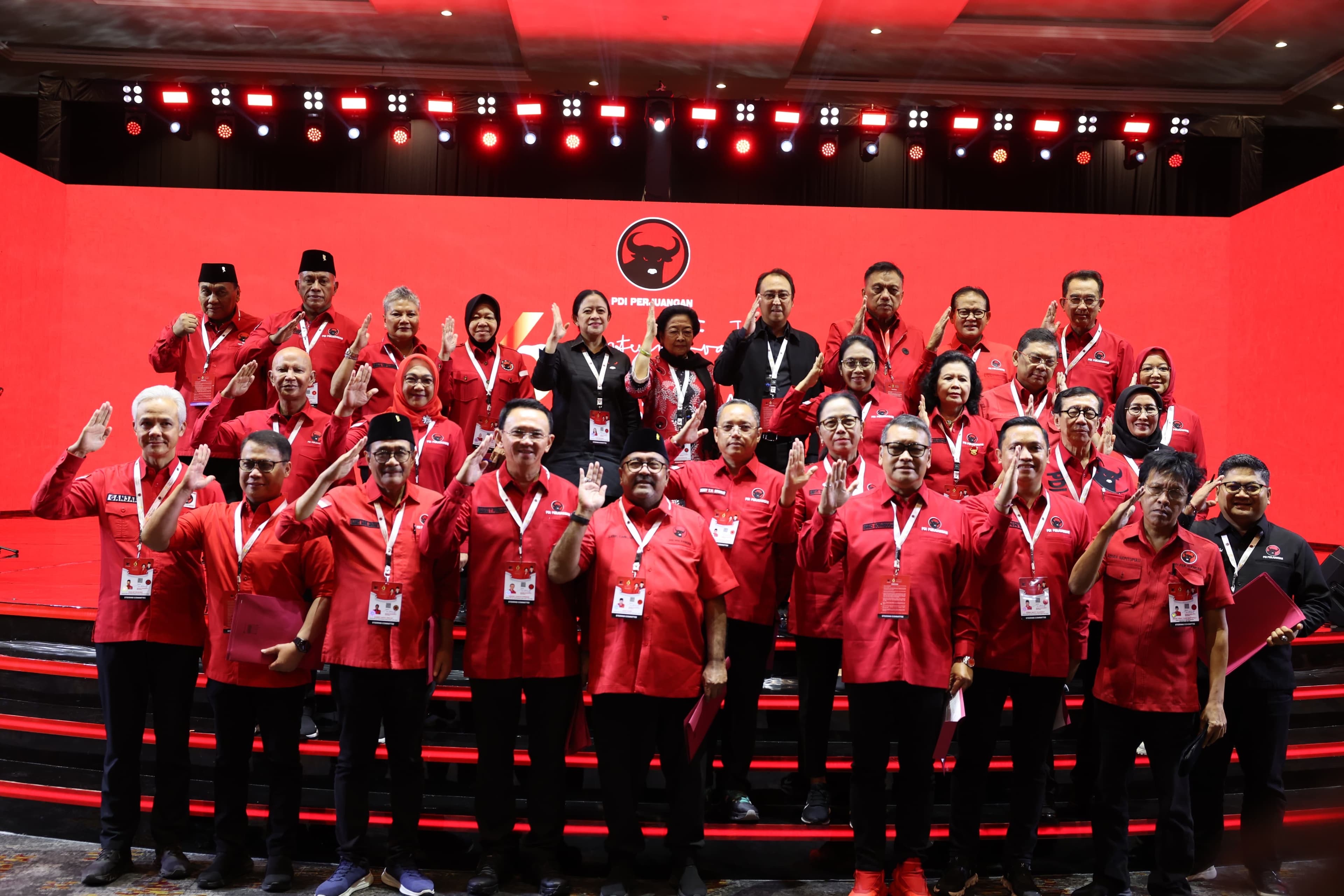 Megawati Resmi Lantik Kepengurusan PDIP 2025-2030, Hasto Tak Lagi Jadi Sekjen