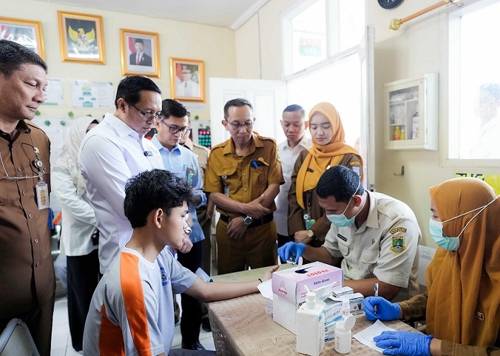 Hasan Nasbi Pantau CKG Sekolah di SMAN 6 Tangsel, Tekankan Pentingnya Deteksi Dini Potensi Penyakit pada Anak