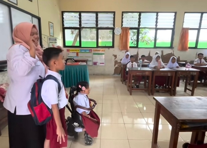 Dapat Atensi Khusus Presiden Prabowo, Chelsea Gracia Pengidap Kelainan Tulang Langka Kini Bisa Masuk Sekolah Negeri