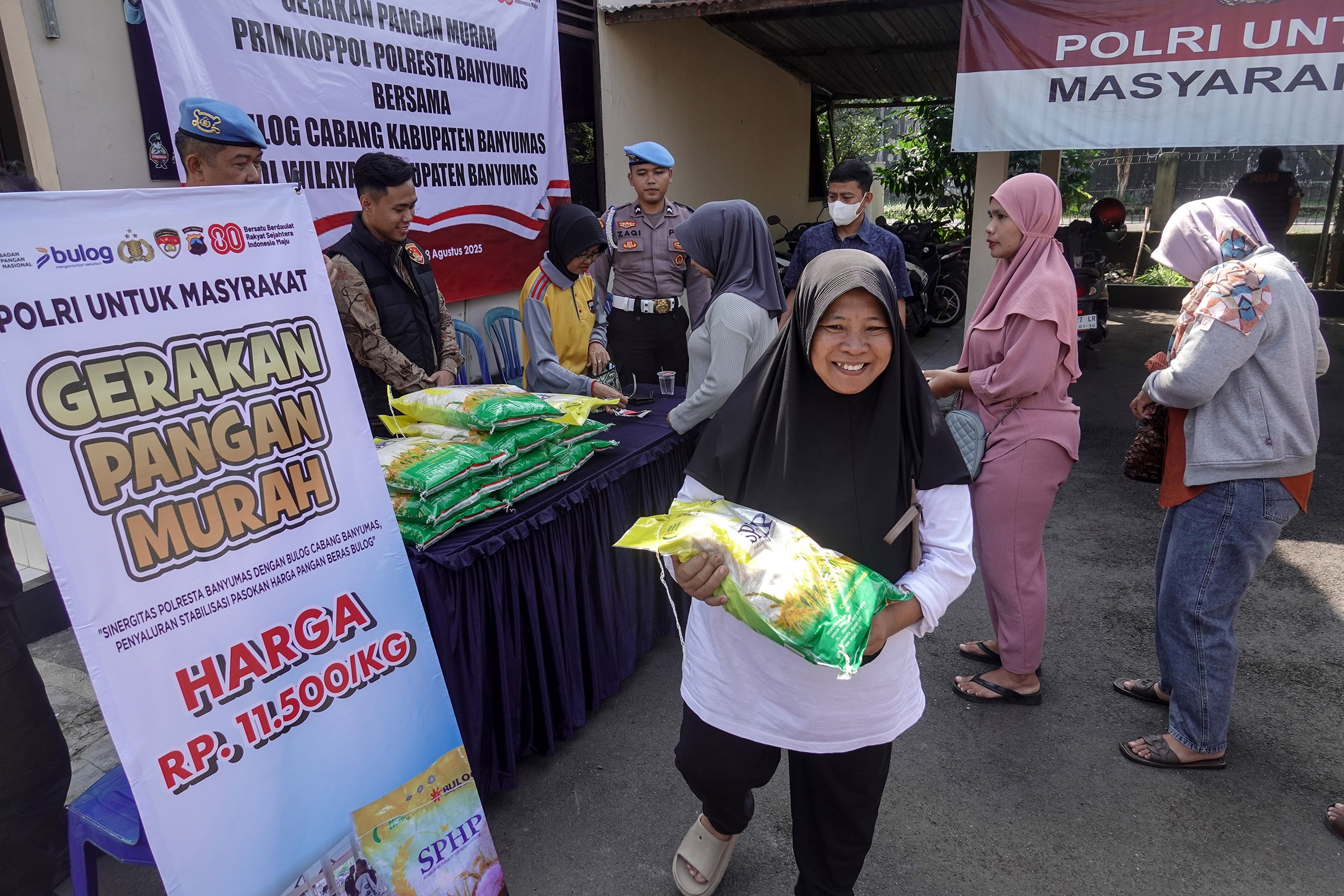 Pemerintah Kebut Distribusi SPHP, Harga Beras Mulai Turun