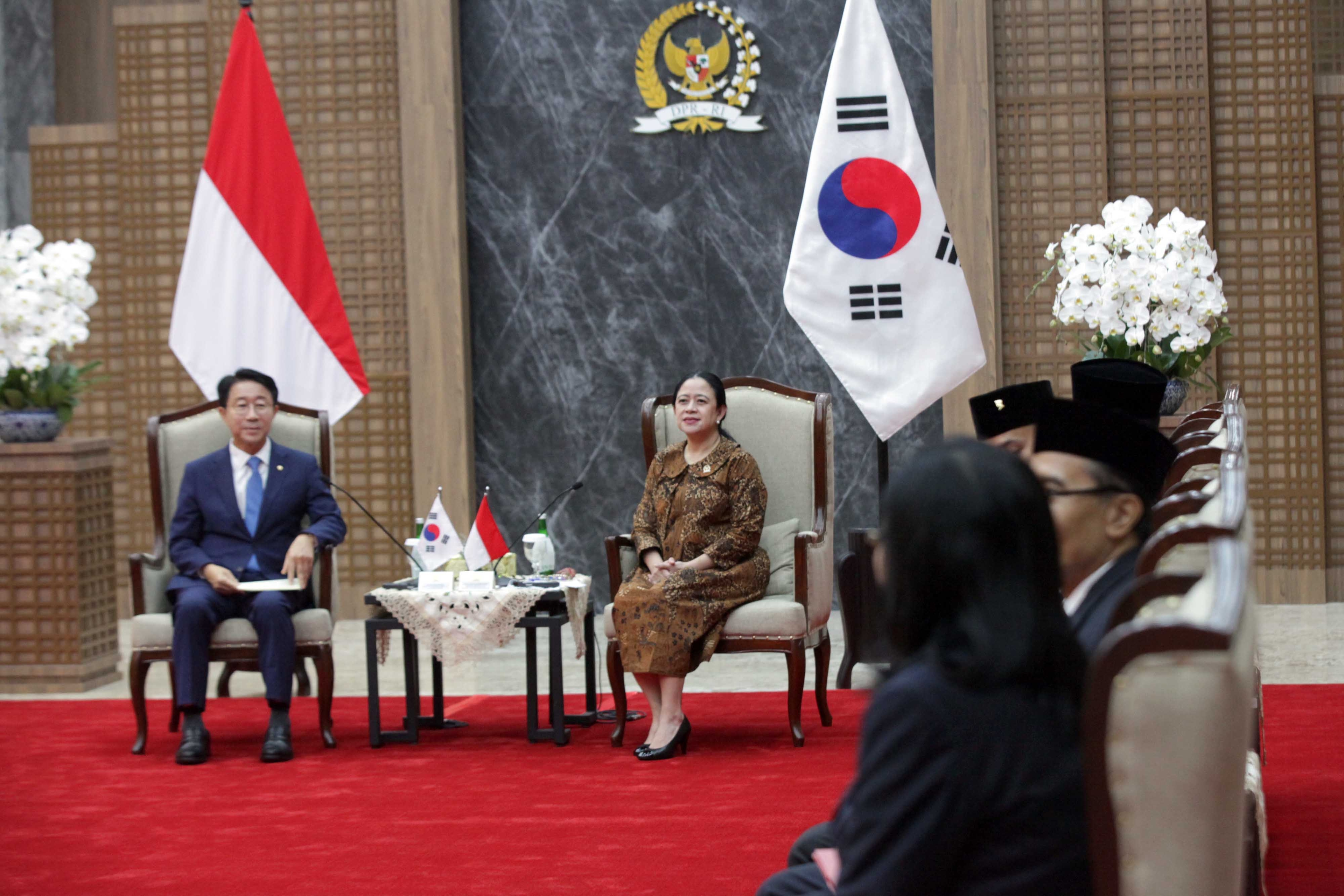 Berkontribusi ke Ekonomi, Puan Minta Pemerintah Korsel Beri Perlindungan untuk PMI