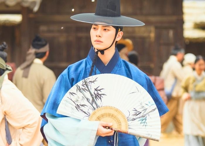 Lee Chae Min Kupas Tuntas Peran Barunya di Drakor Bon Appetit Your Majesty