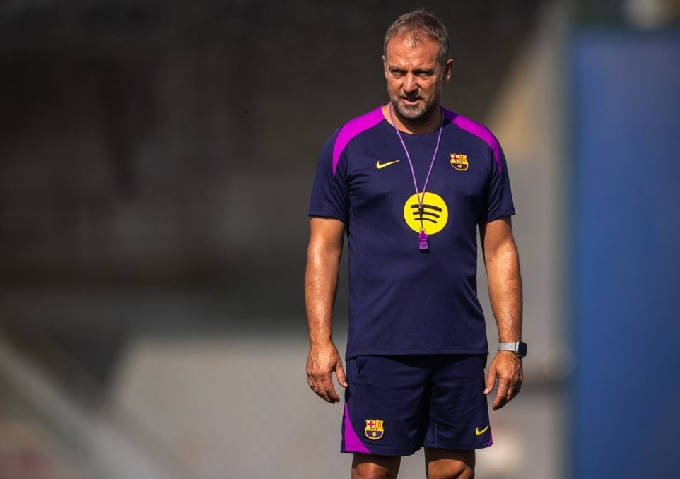 Masalah Administrasi Pemain Barcelona Belum Beres, Hansi Flick Tak Gembira dengan Situasi Klub