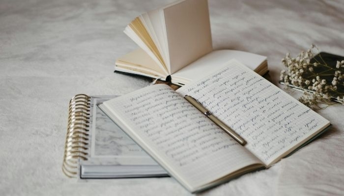 Kumpulan Puisi Sapardi Djoko Damono yang Menyentuh Hati dan Penuh Makna