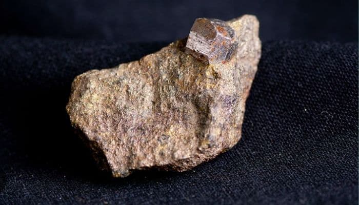 Apa Itu Logam Tanah Jarang? Definisi, Jenis, dan Manfaatnya dalam Kehidupan Modern