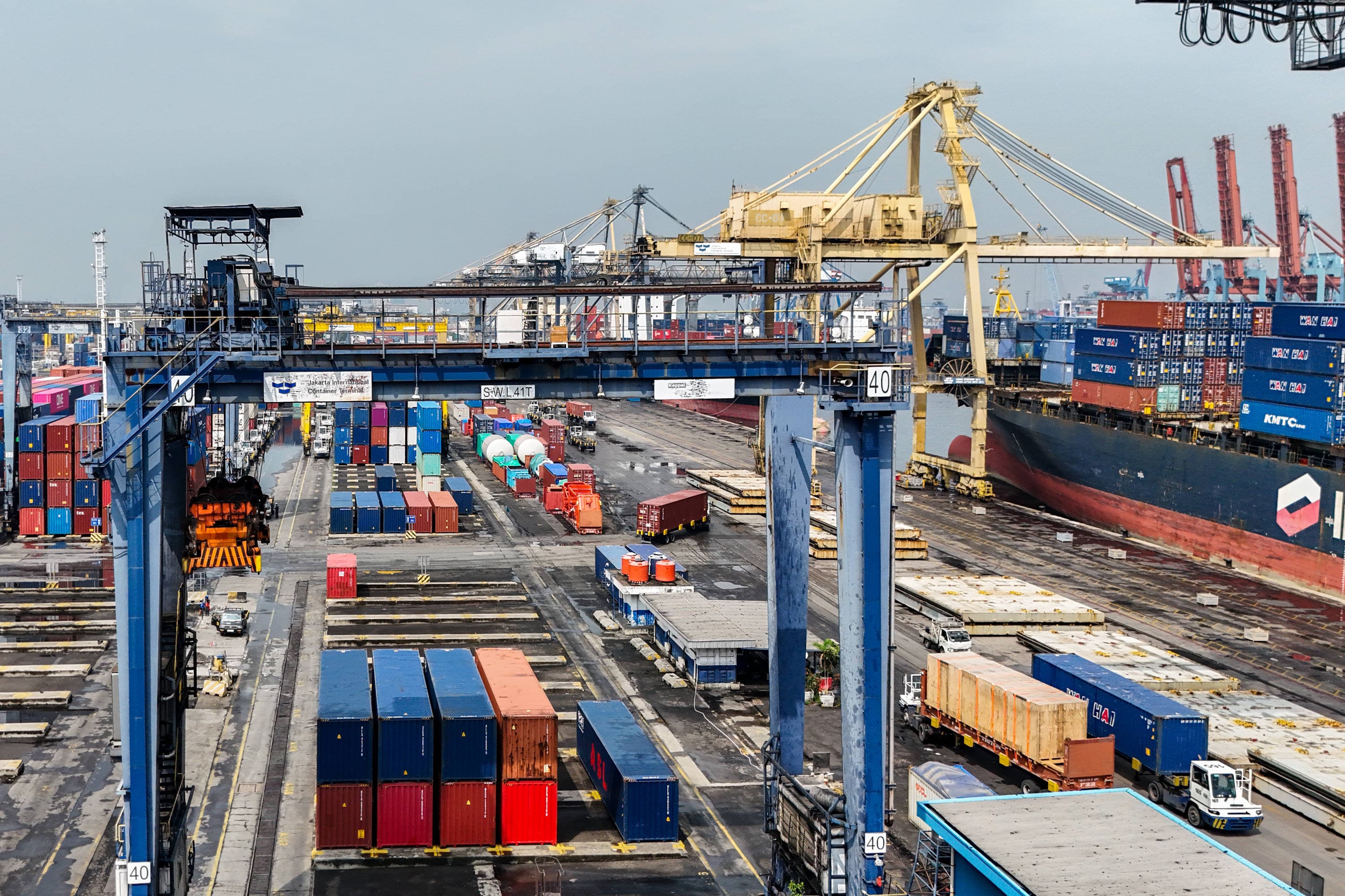 Purbaya Pastikan Pemeriksaan Acak Jalur Hijau Tak Hambat Impor