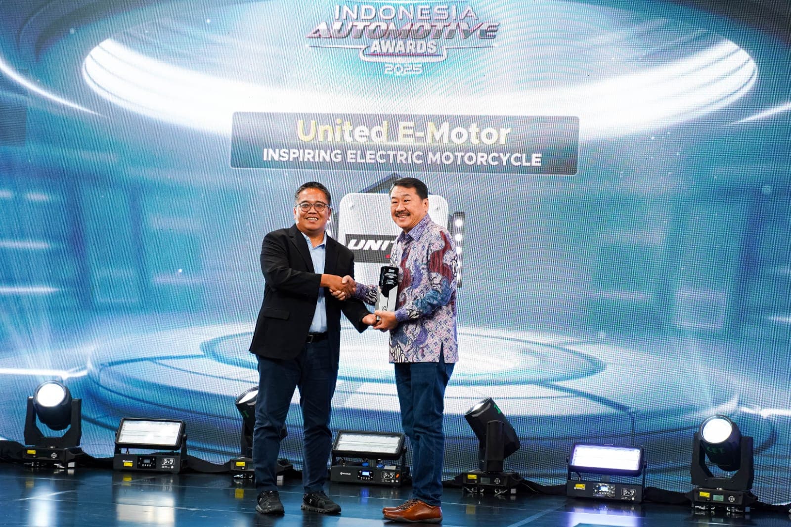 United E-Motor Sabet Penghargaan Motor Listrik di Ajang Indonesia Automotive Awards 2025
