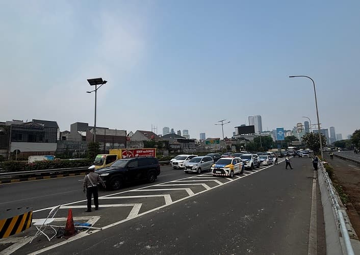 Massa Aksi Dipukul Mundur, Arus Tol Depan Gedung DPR Mulai Lancar Lagi