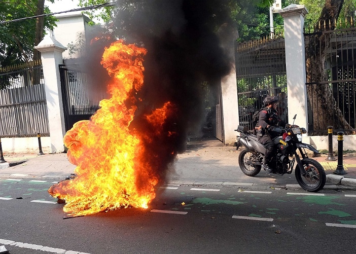 Demo 25 Agustus 2025 Belum Selesai, Polisi Bubarkan Massa di Sekitar Gedung DPR