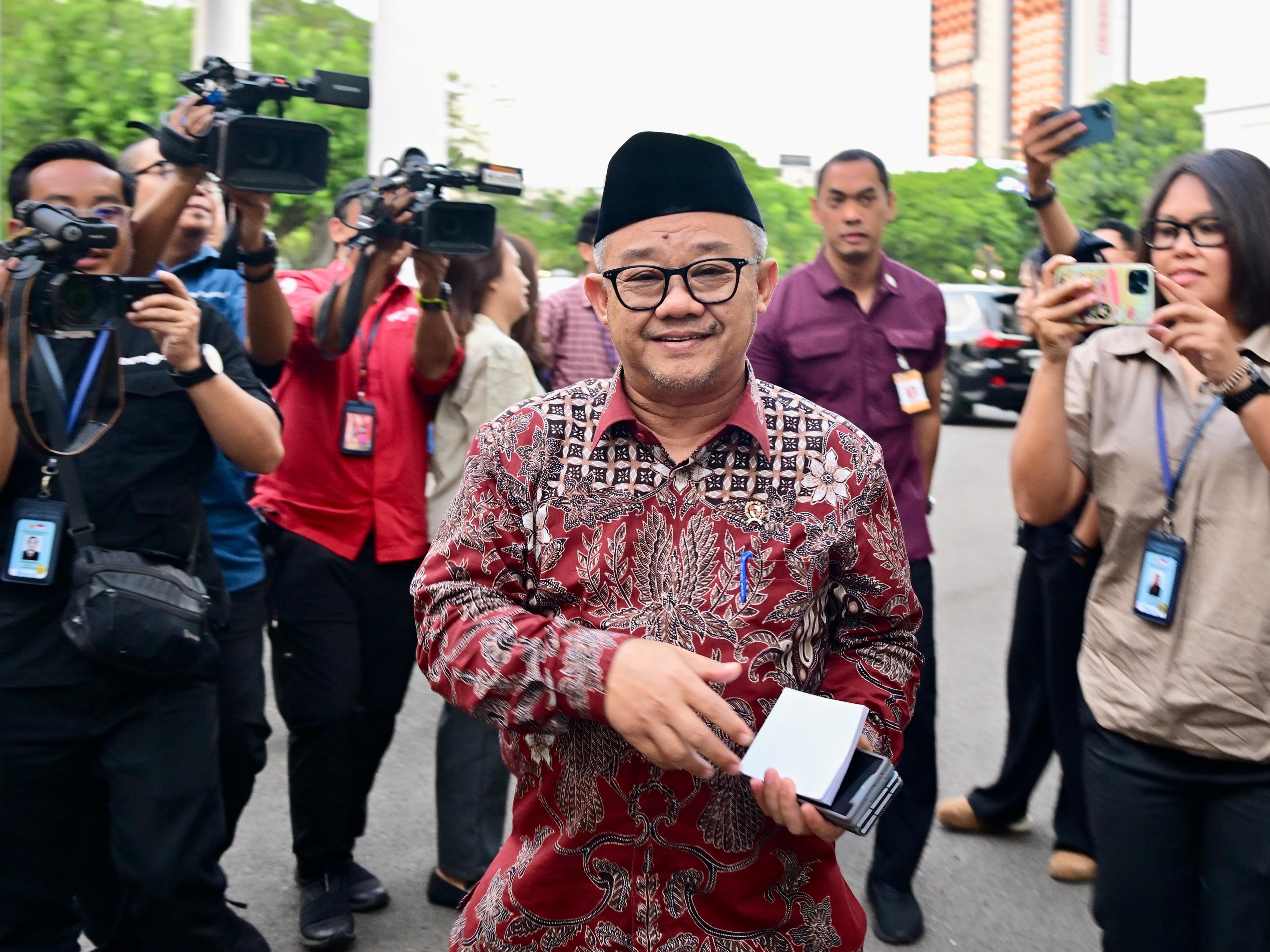 Mendikdasmen Tetapkan Bahasa Inggris Jadi Pelajaran Wajib di Tahun Ajaran 2027/2028