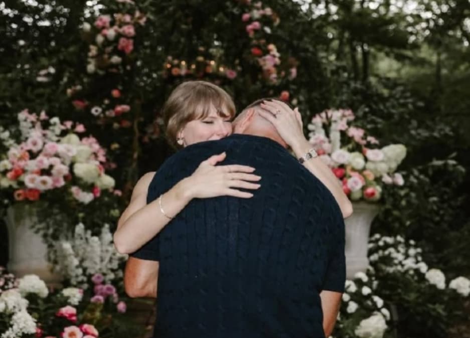 Kenali Travis Kelce: Bintang NFL yang Melamar Taylor Swift