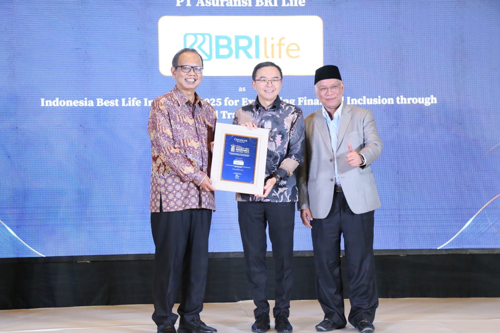 Perluas Inklusi Keuangan Lewat Transformasi Digital, BRI Life Sabet Penghargaan Indonesia Best Life Insurance 2025