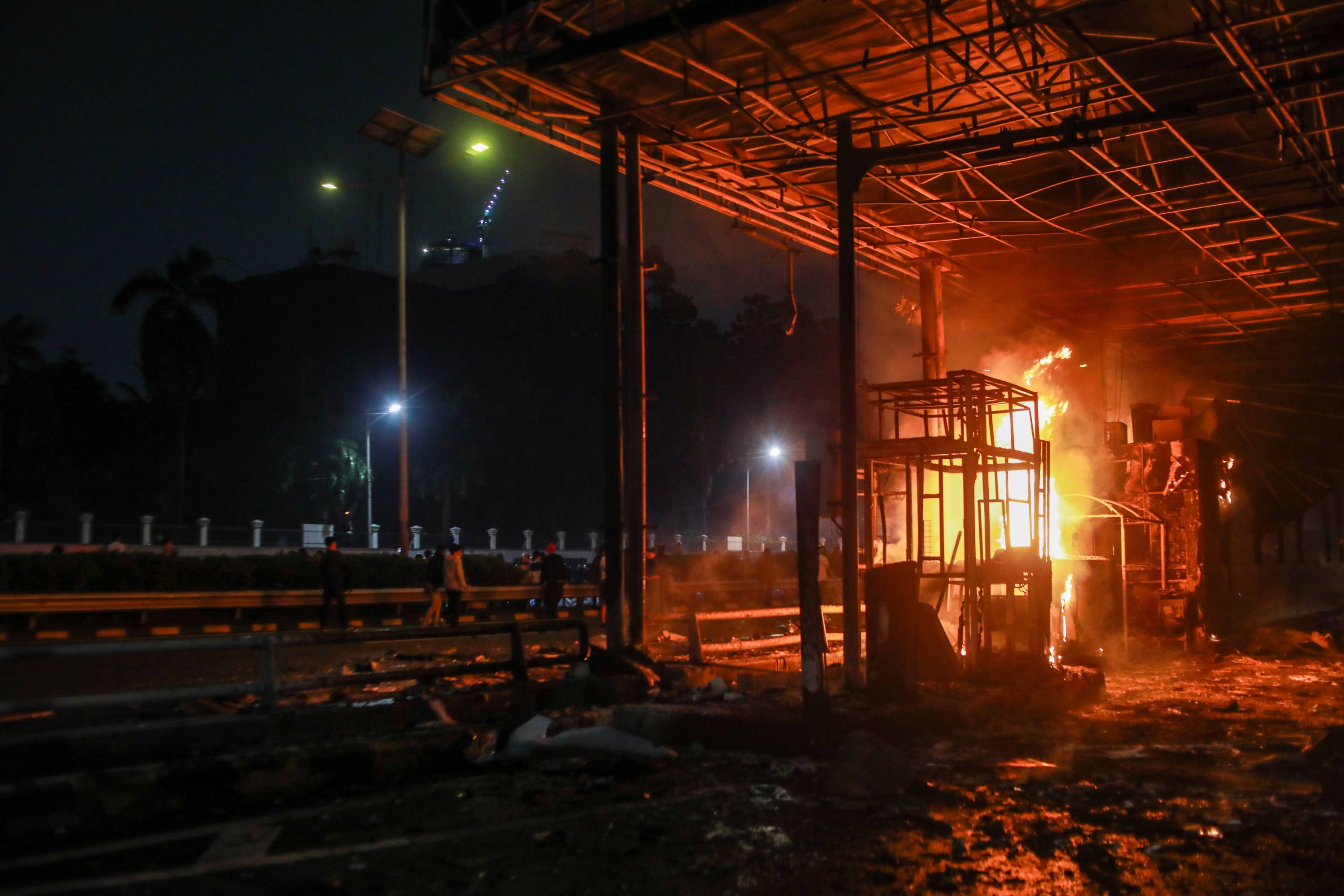 Update Jakarta Terkini: Daftar Transportasi Umum yang Lumpuh Total Usai Demo Ricuh