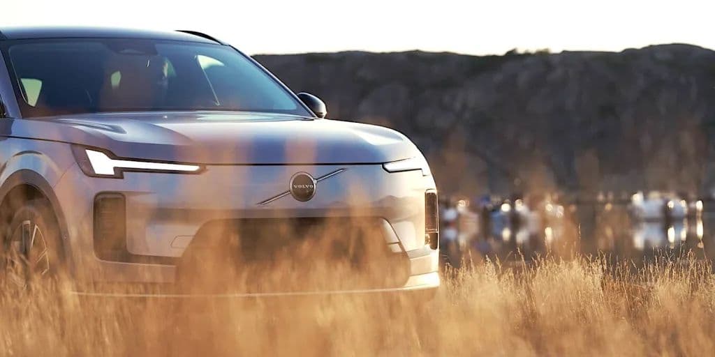 Volvo Perkenalkan XC70 PHEV 2026 dengan Jangkauan Listrik 200 Km