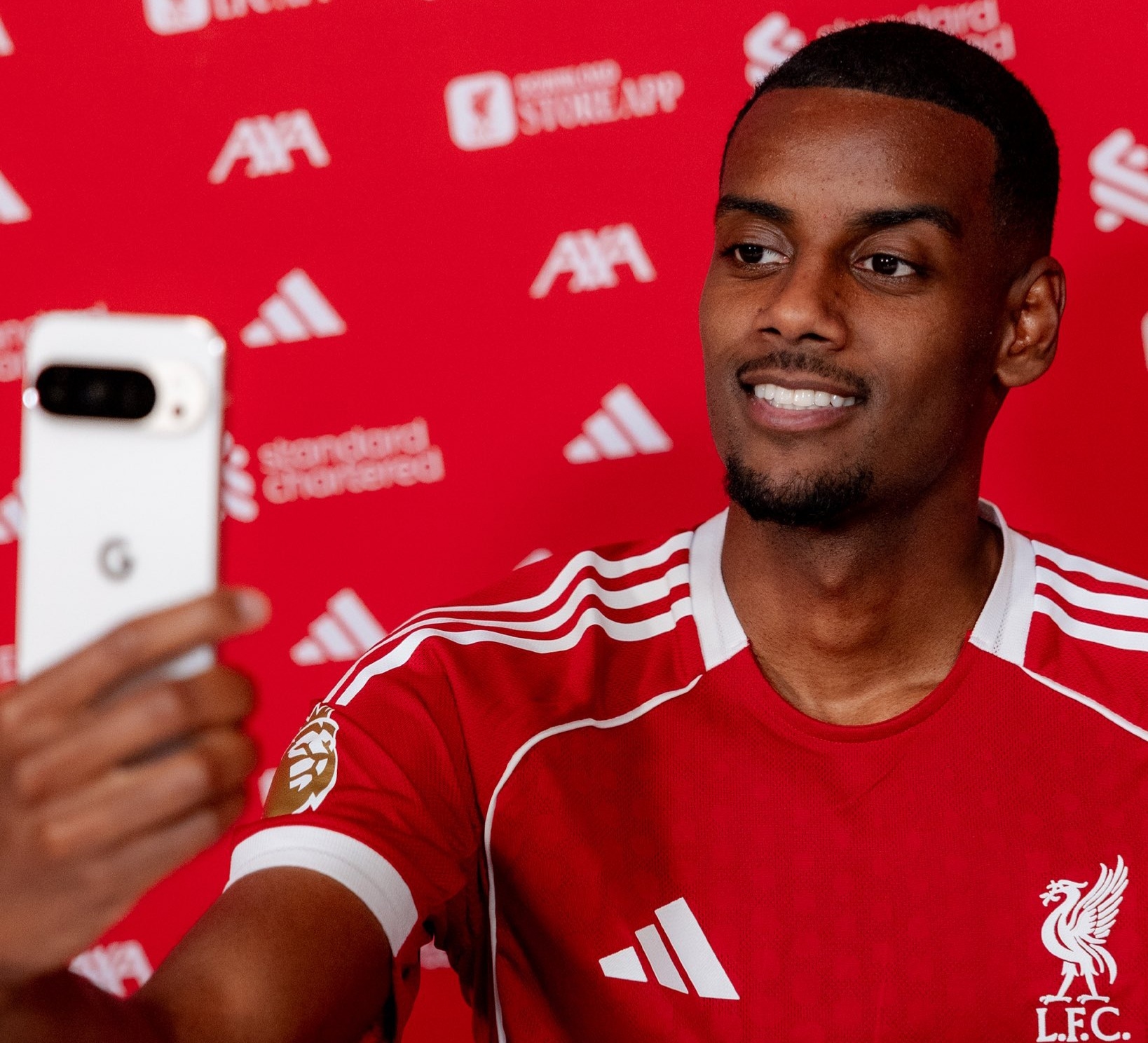 Alexander Isak Akhirnya Resmi ke Liverpool, Pecahkan Rekor Transfer Inggris di Hari Terakhir