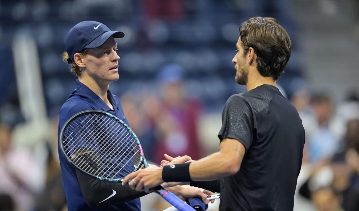 AS Terbuka: Tak Ada Kawan di Lapangan, Jannik Sinner Singkirkan Sahabatnya untuk Tiket Semifinal
