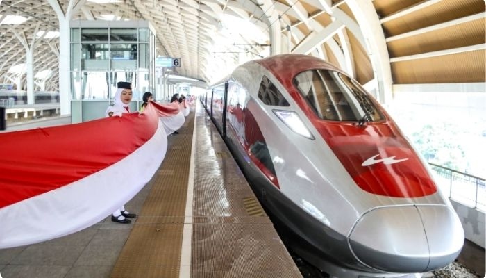 Cek Rute Kereta Cepat Whoosh Jakarta-Surabaya, Waktu Tempuh Hanya 3 Jam