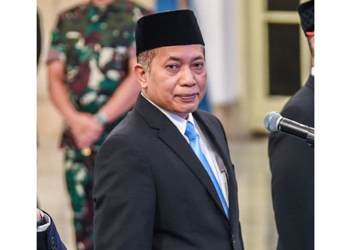 Profil Ferry Juliantono: Mengenal Perjalanan Karier Menteri Koperasi yang Baru!