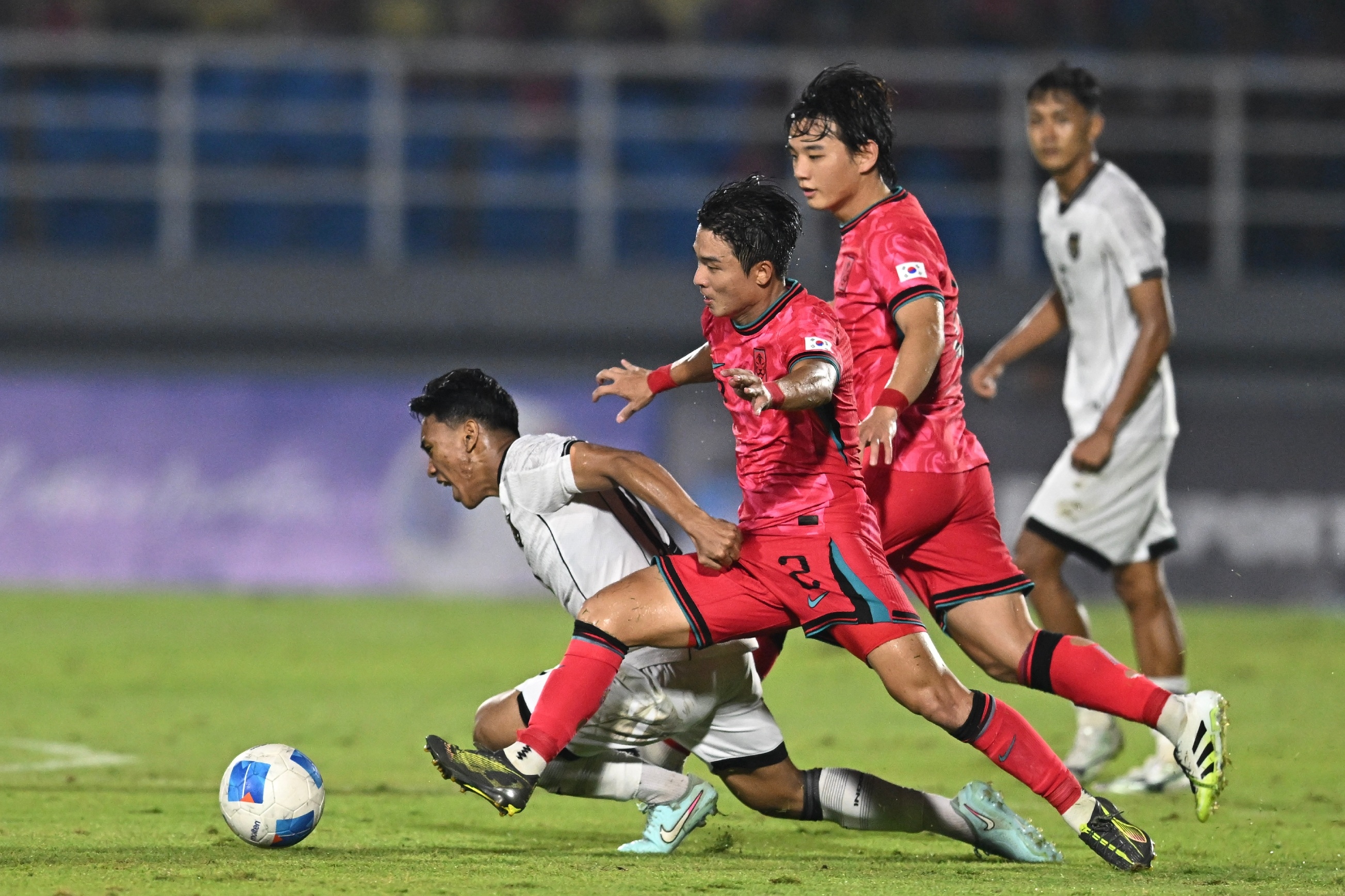 Timnas Indonesia U-23 Gagal Lolos ke Piala Asia U-23, Gerald Vanenburg Sentil Fisik Pemain