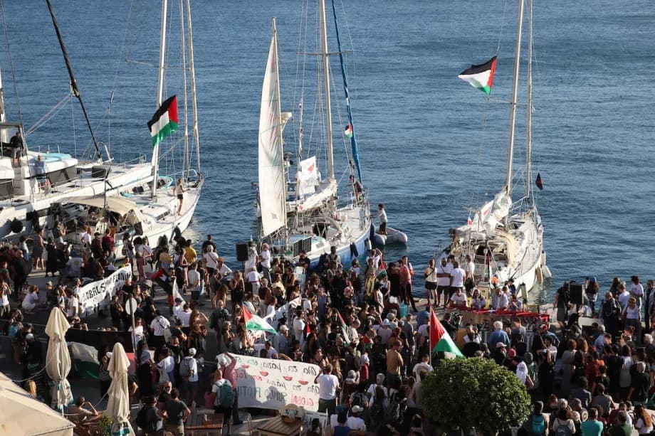 Para Relawan Global Sumud Flotilla yang Dibebaskan Khawatirkan Keselamatan Rekan Mereka yang Masih Ditahan Israel