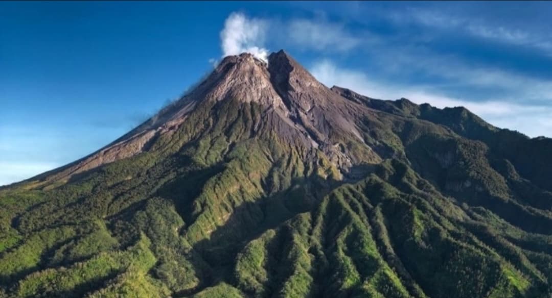 Mengenal Penyebab Gunung Berapi Meletus dan Deretan Paling Aktif di Indonesia