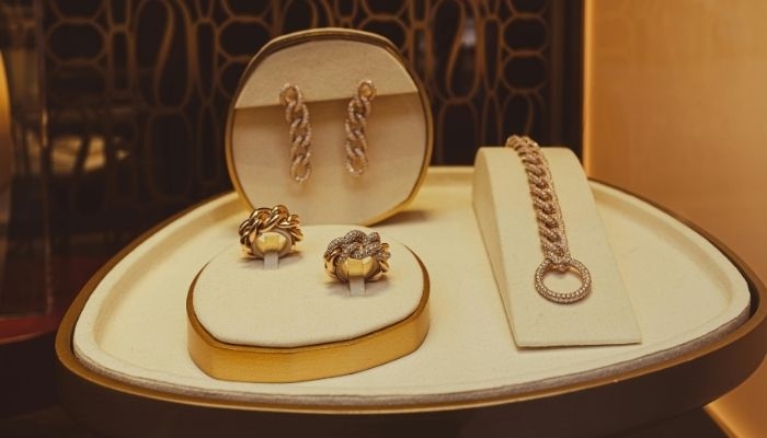 8 Strategi Cerdas Jual Emas Anti Rugi, Raih Cuan Maksimal!