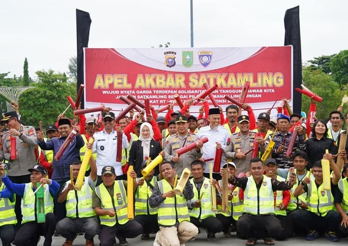 Kapolda Riau Pimpin Apel Akbar Satkamling, Tegaskan Garda Terdepan Green Policing