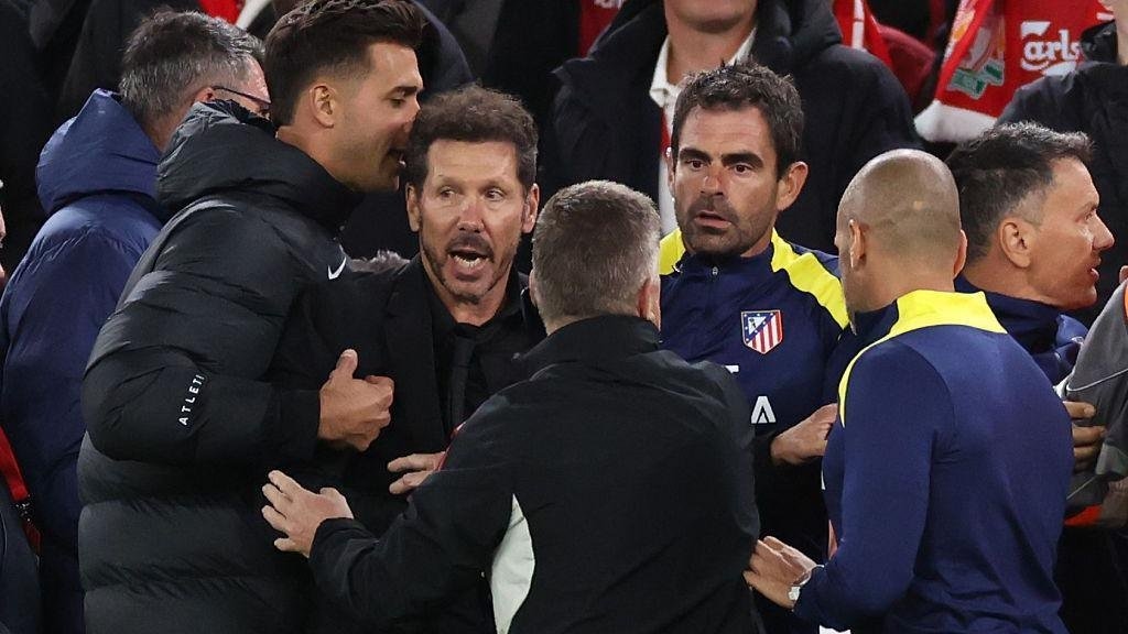 Ribut dengan Suporter Liverpool di Anfield, Diego Simeone Menyesal Meski Punya Alasan
