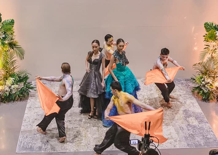 Pesona Marmer Tekuk Bikin Interior Ruangan Tampil Glamor