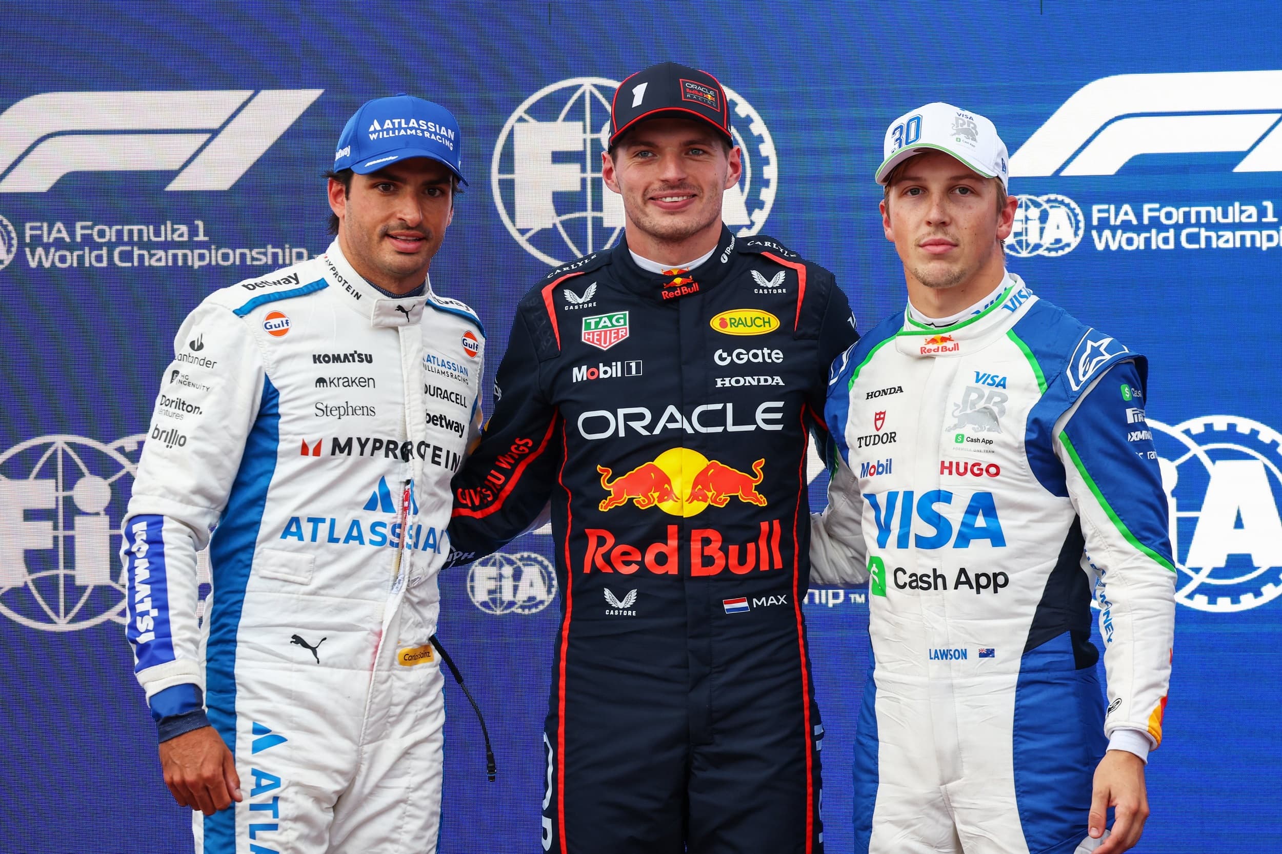 F1 GP Azerbaijan: Max Verstappen Rebut Pole Dramatis, Carlos Sainz Mengejutkan Bersama Williams
