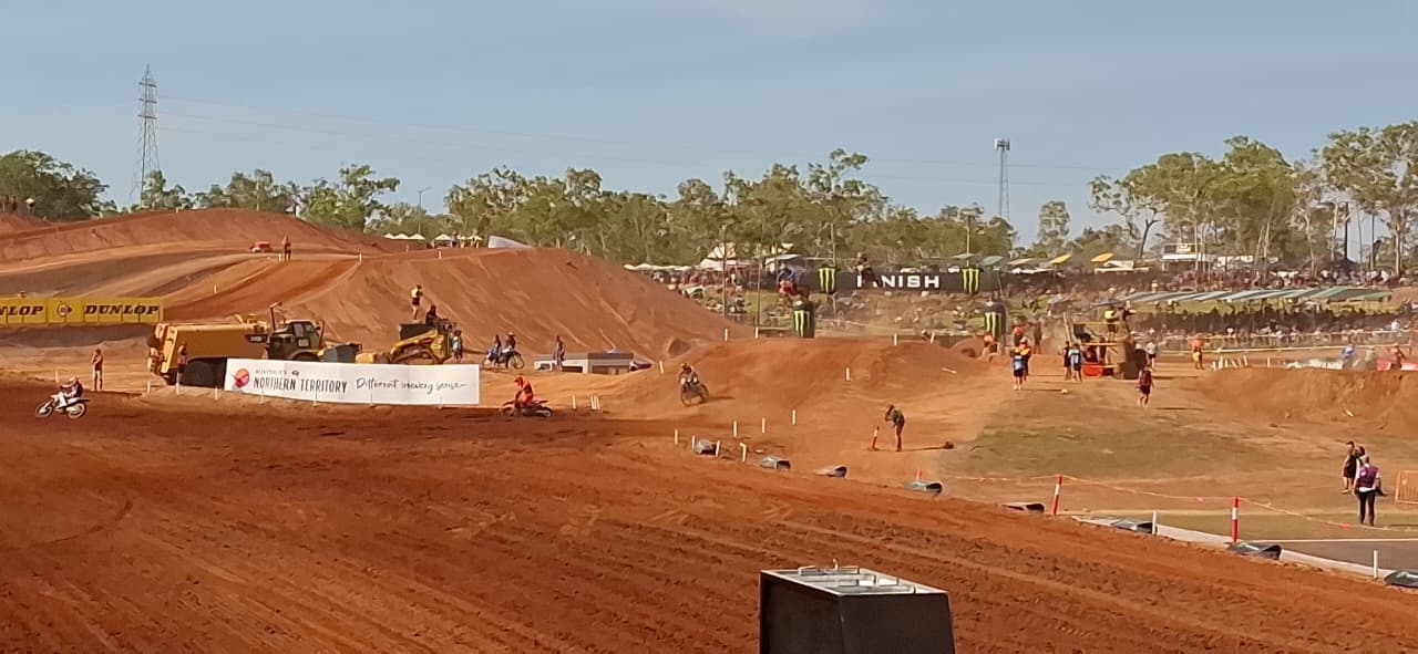Kembali Usai Tertidur 24 Tahun dan Baru Debut Gelar MXGP, Darwin Banjir Pujian dari Pembalap