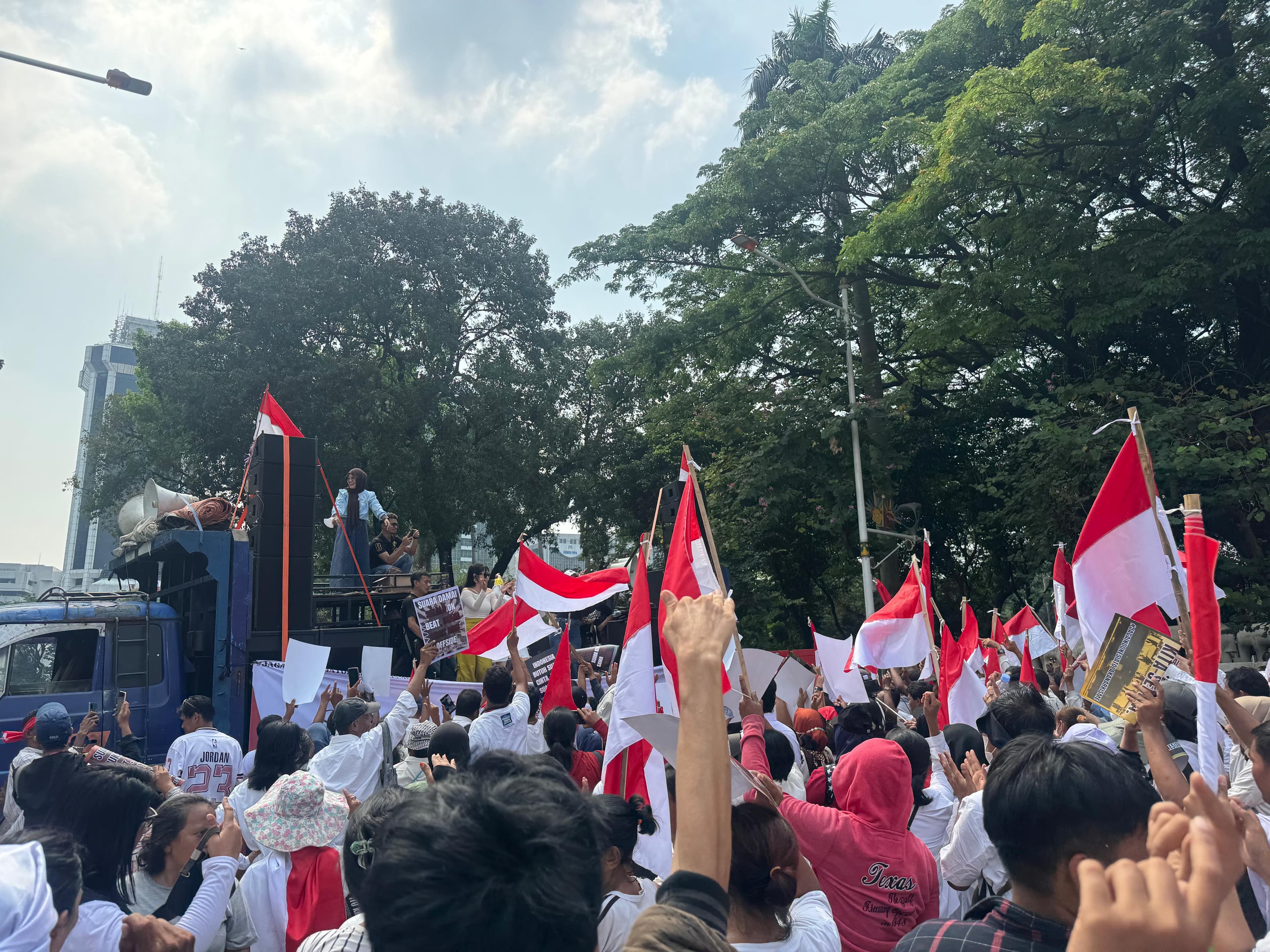 Ribuan Orang Padati Patung Kuda, Suarakan Deklarasi Indonesia Damai